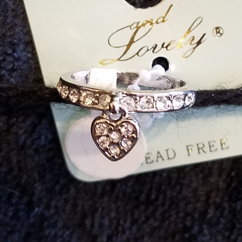 Lovely Rhinestone Diamond Ring - Picture 2 of 4